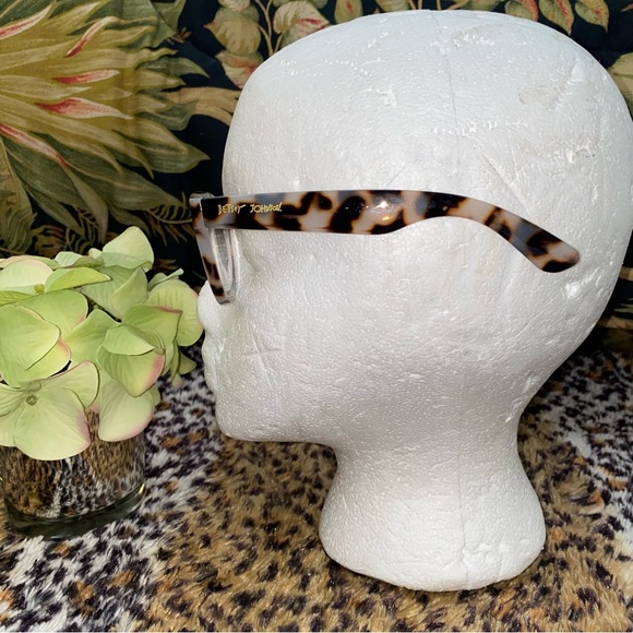 Betsy Johnson white leopard readers - RARE!!! - Picture 7 of 7